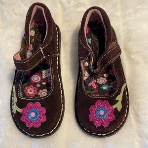 Genuine Kids by OshKosh Suede W/ Flowers Mary Janes Toddler Girl Size 8
